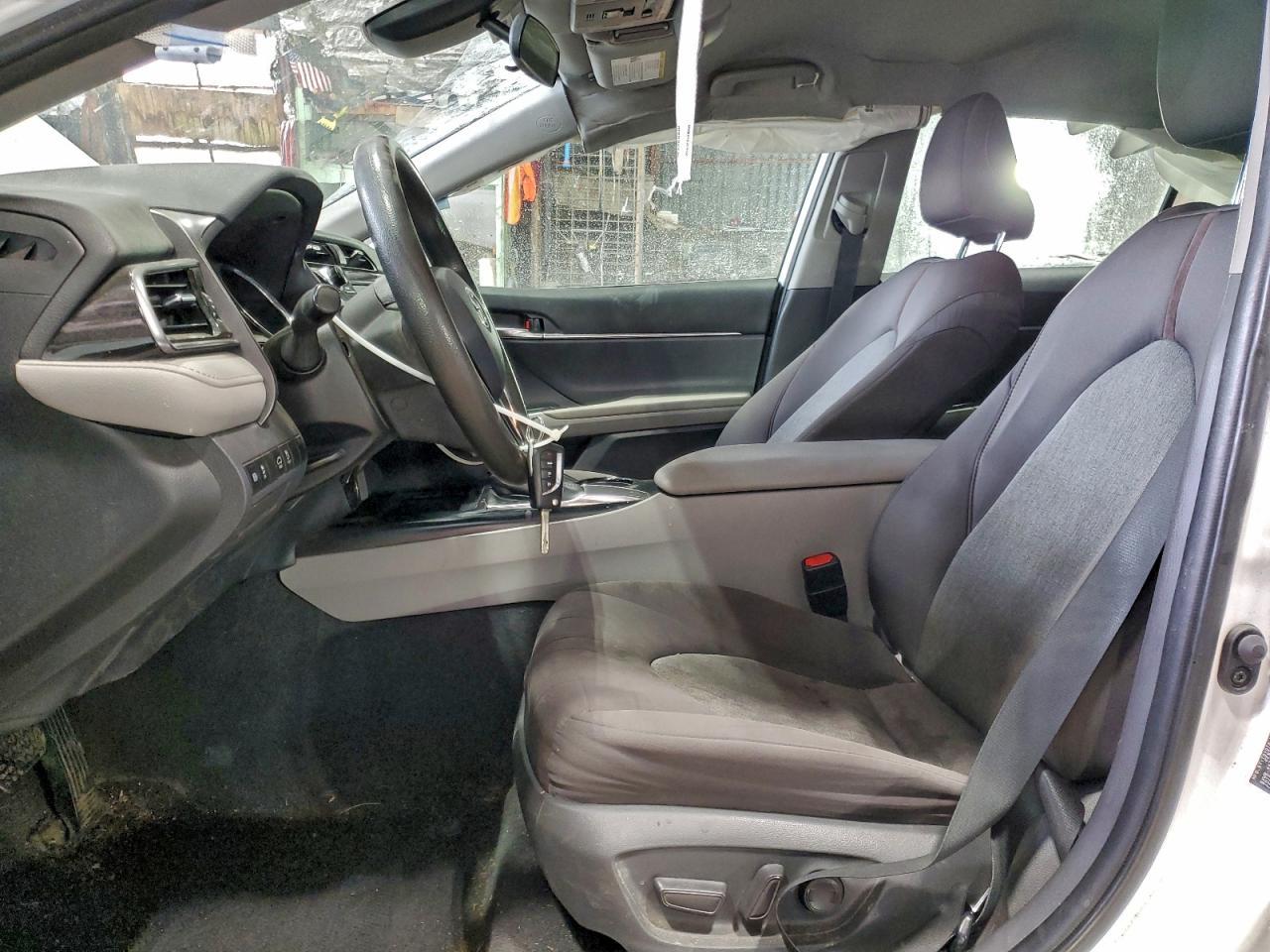 2019 Toyota Camry L - Фото 7