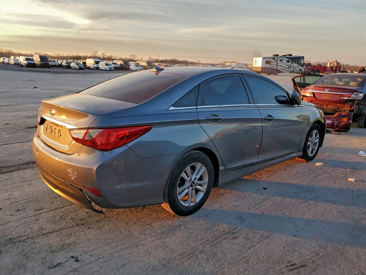 2014 Hyundai Sonata Gls - Image 3