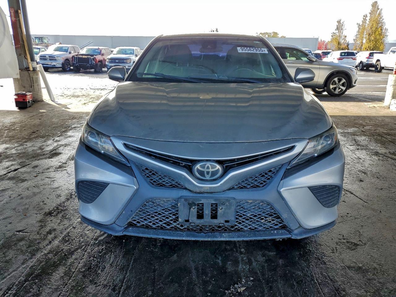 2018 Toyota Camry Se - Image 5