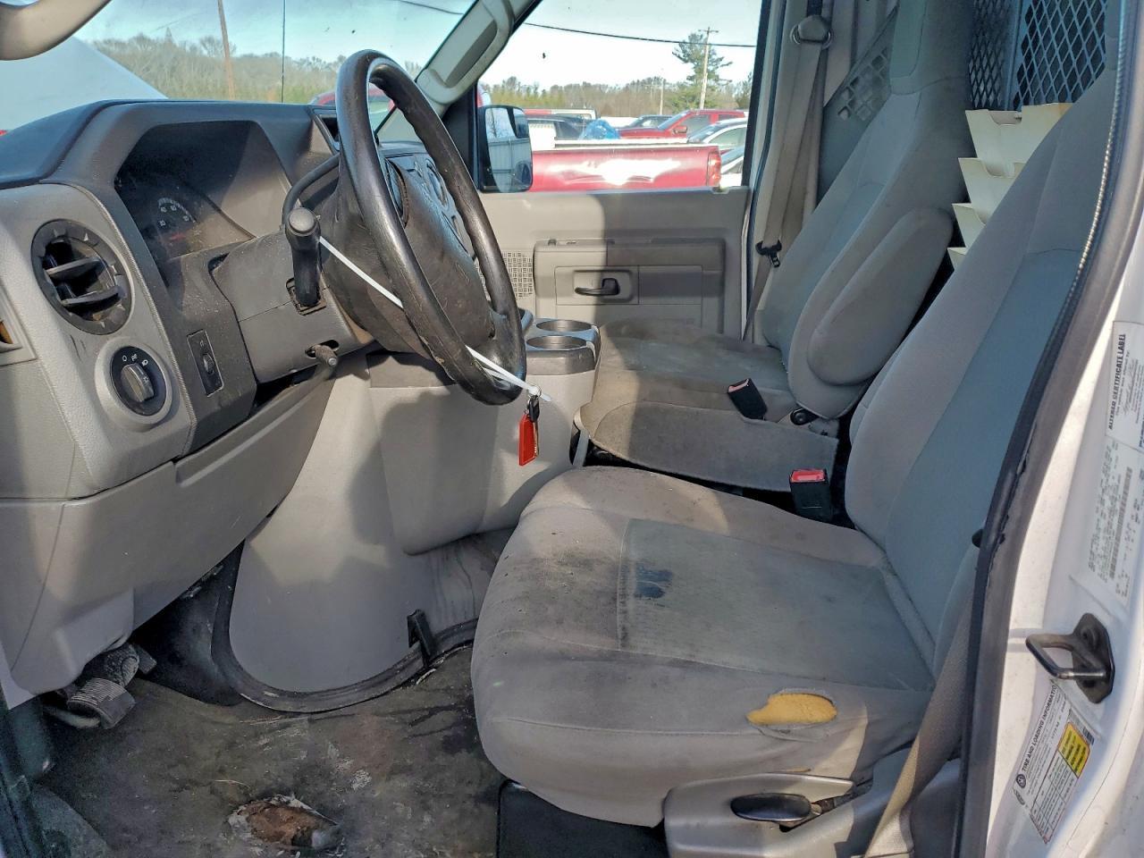2013 Ford E250 Utility / Service Van - Фото 7