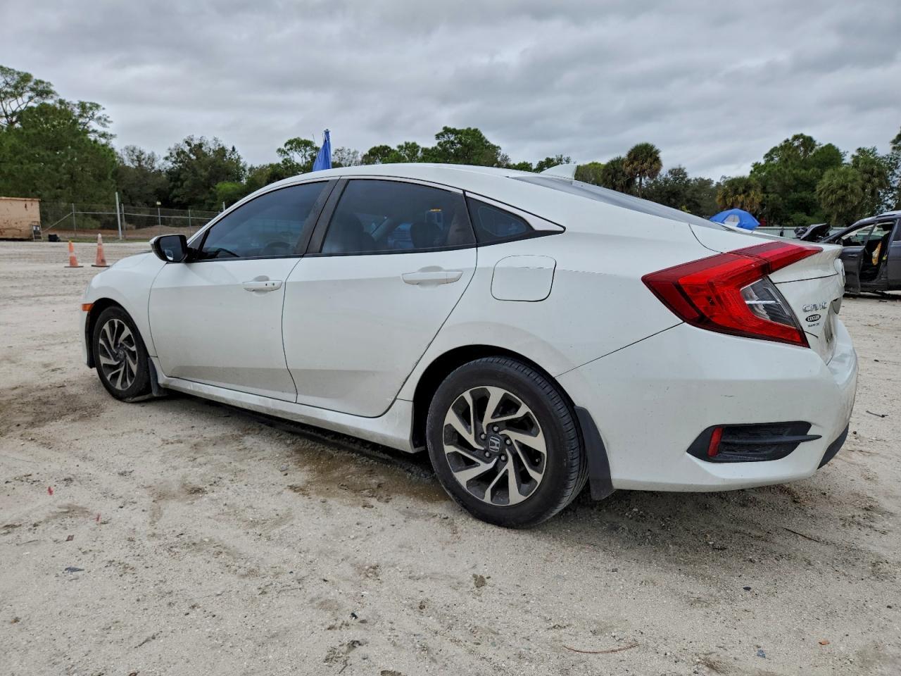 2018 Honda Civic Ex - Image 2