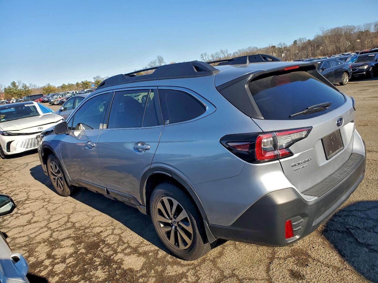 2021 Subaru Outback Premium - Фото 2