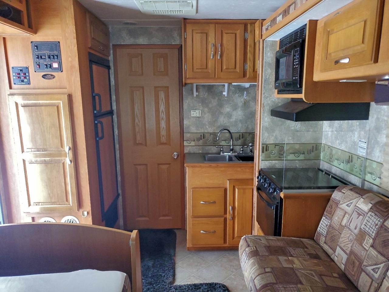 2006 Coachmen Freelander Recreational Vehicle - Фото 6