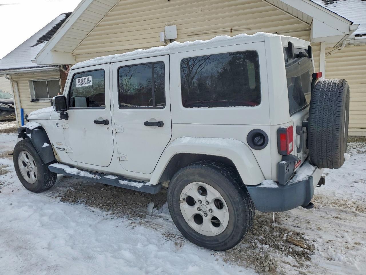 2013 Jeep Wrangler Unlimited Sahara - Image 2
