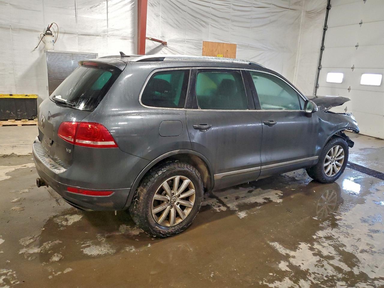 2011 Volkswagen Touareg V6 - Image 3