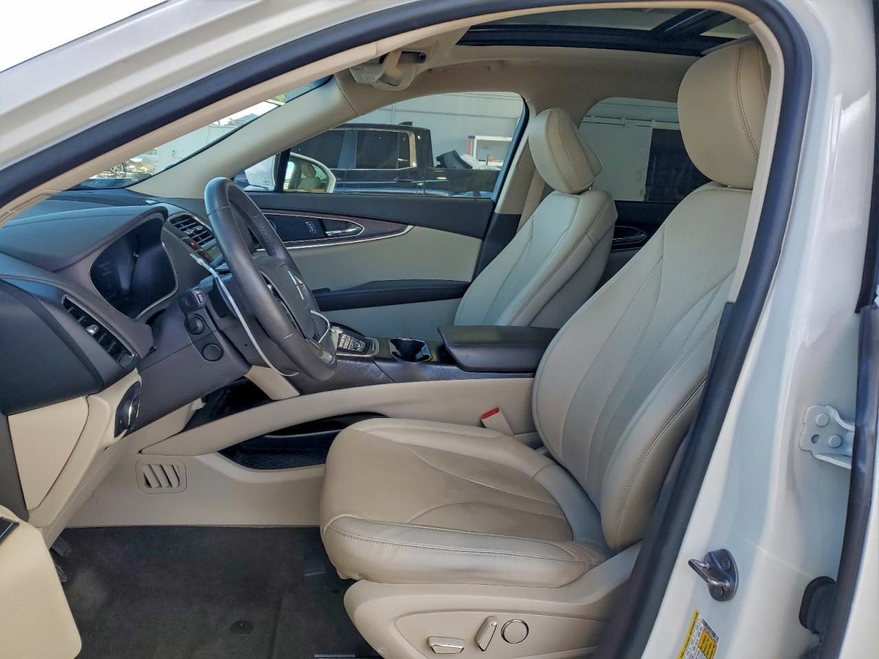2020 Lincoln Nautilus Reserve - Image 7