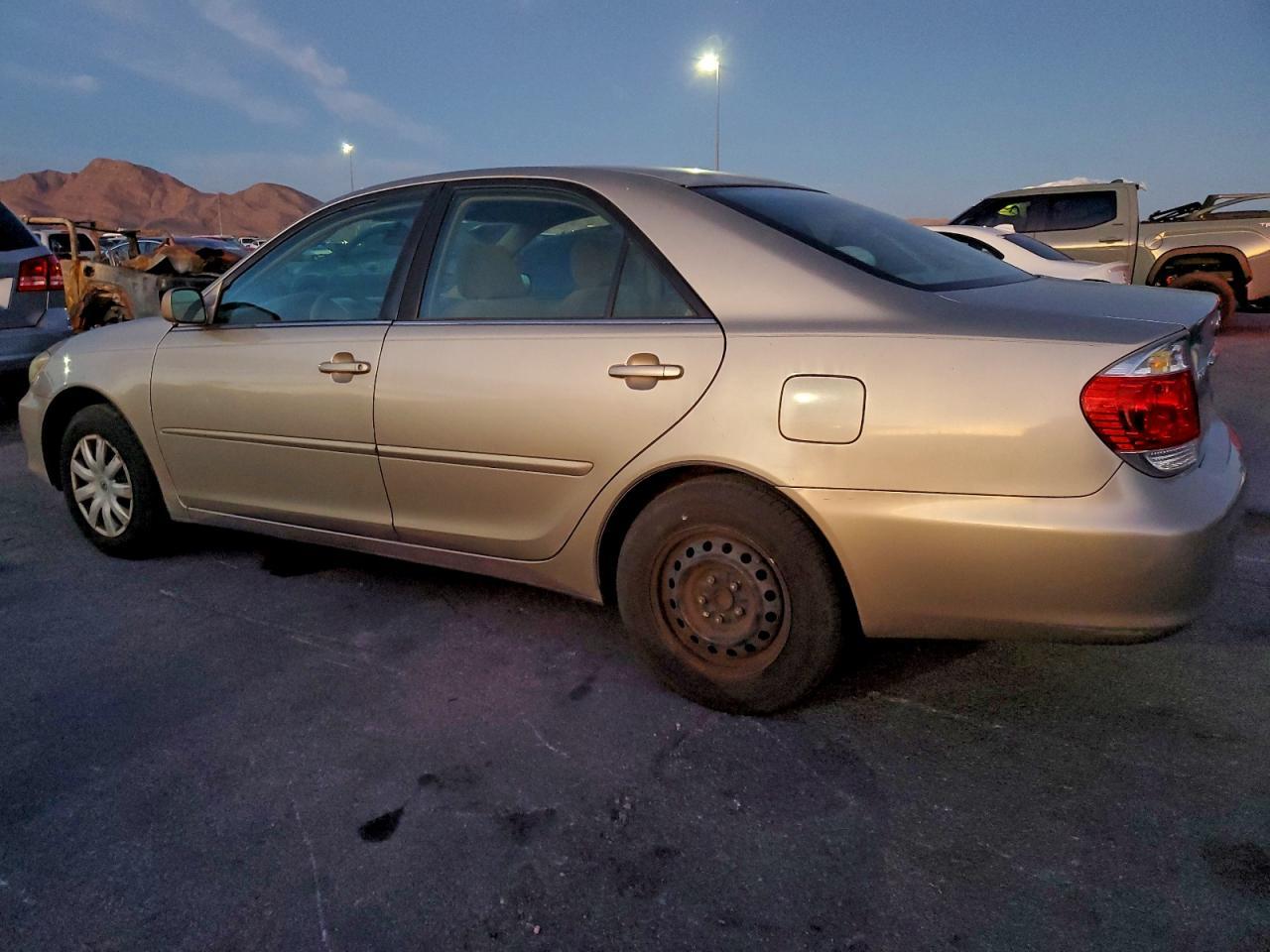 2005 Toyota Camry Le - Image 2