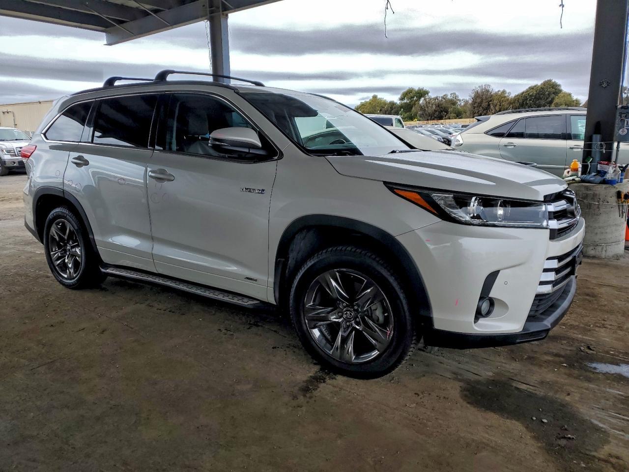 2017 Toyota Highlander Hybrid Limited Platinum - Фото 4