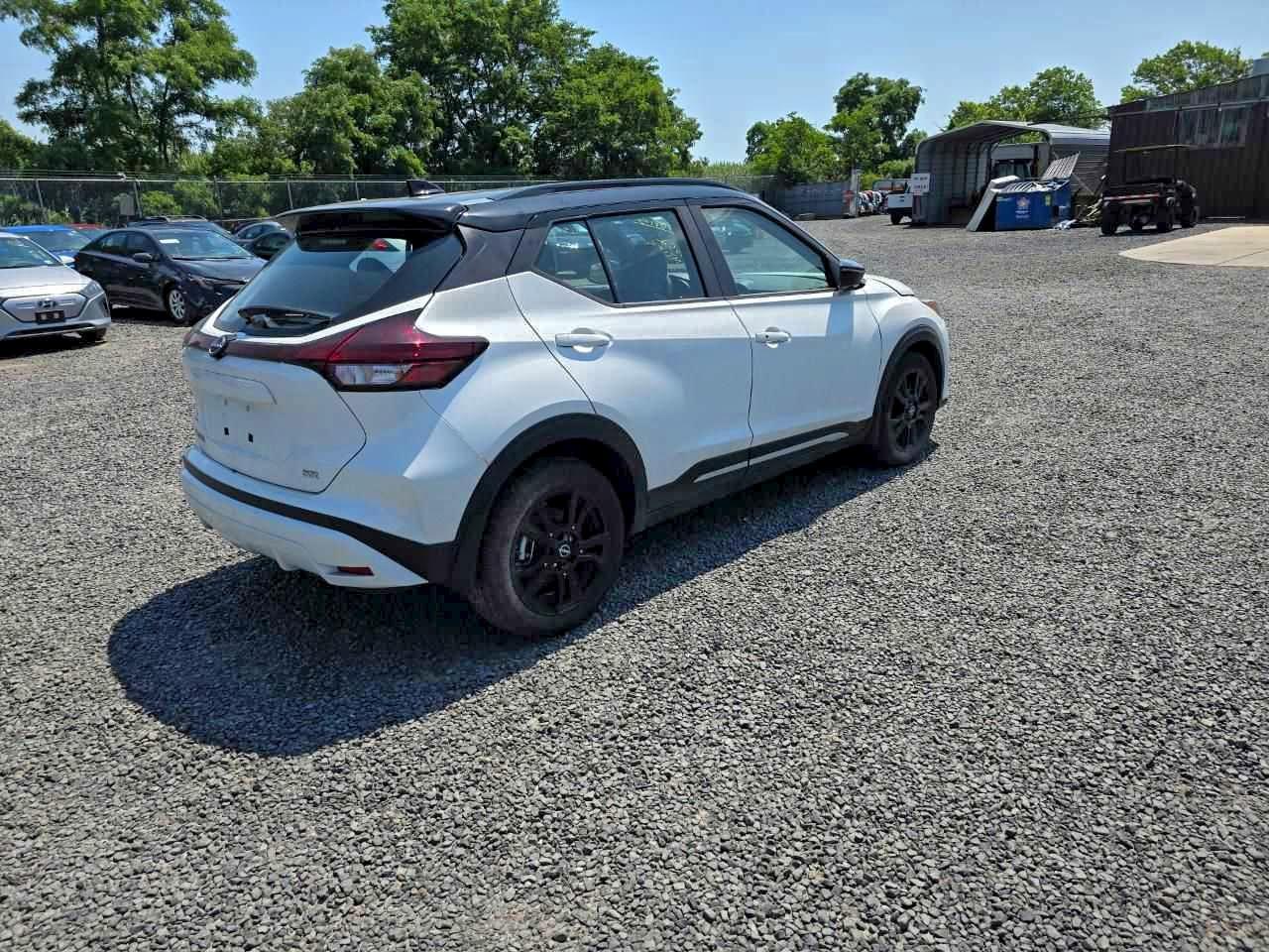 2024 Nissan Kicks Sr - Image 4
