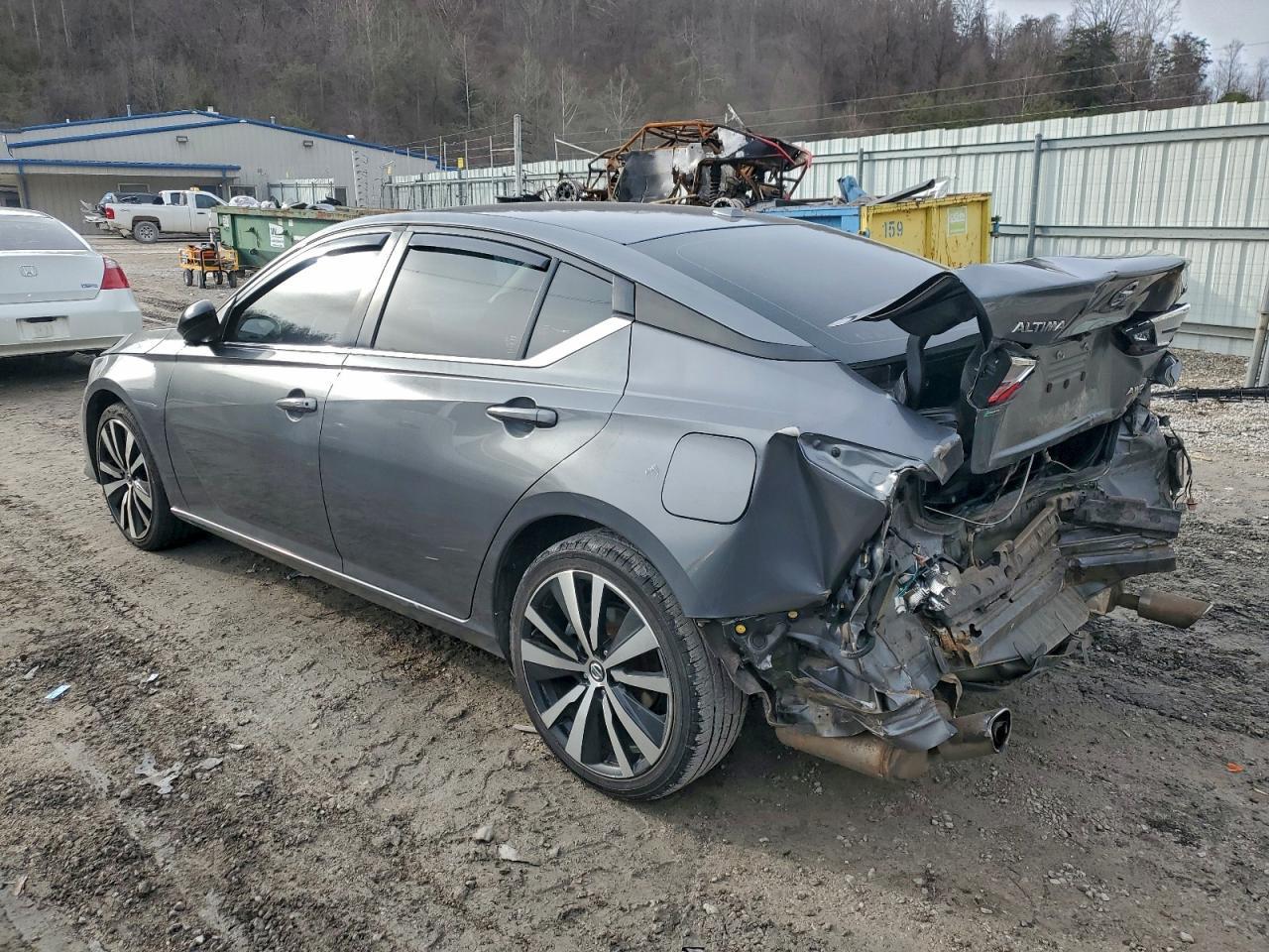 2022 Nissan Altima Sr - Фото 2