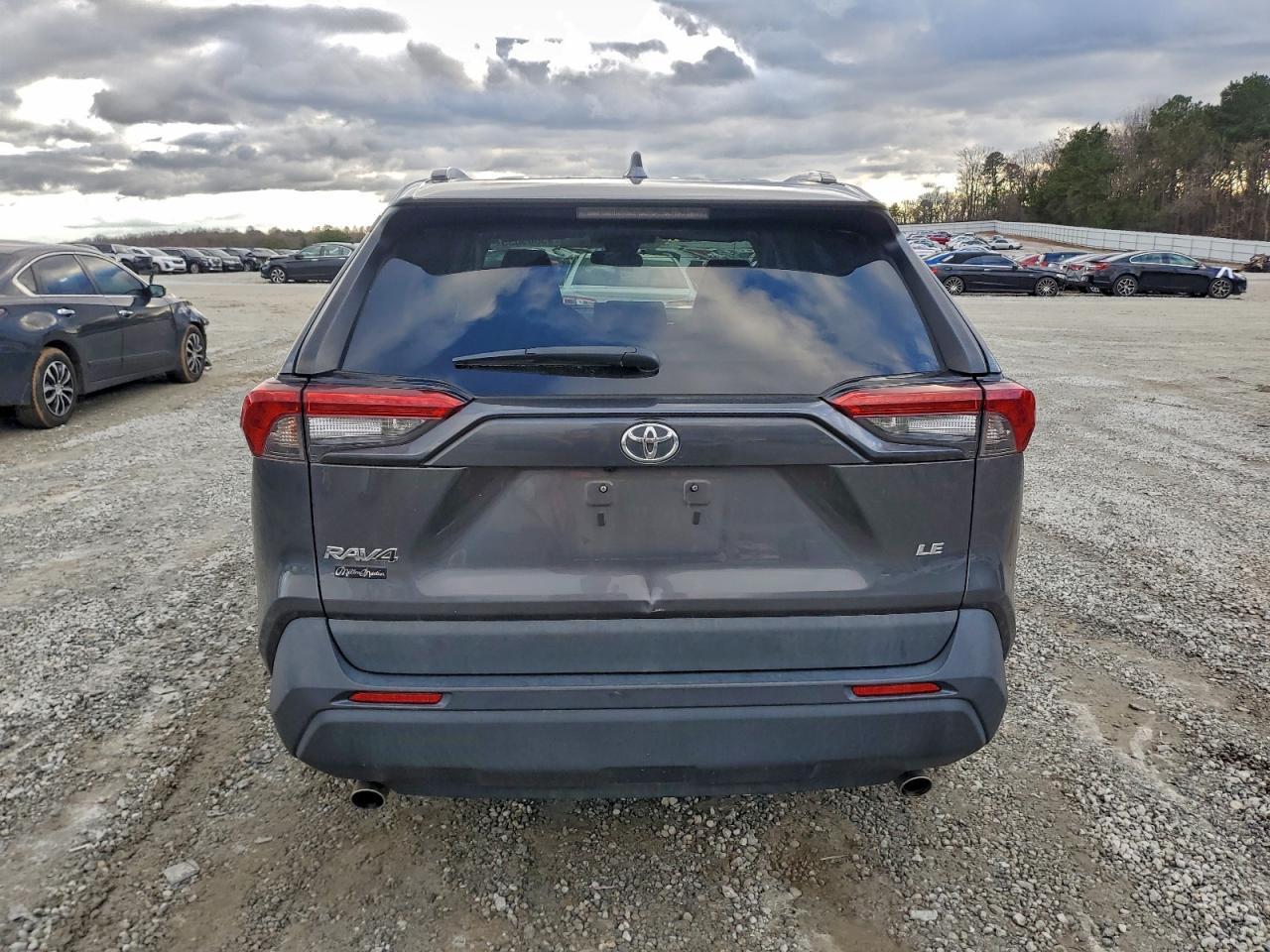 2020 Toyota Rav4 Le - Фото 6