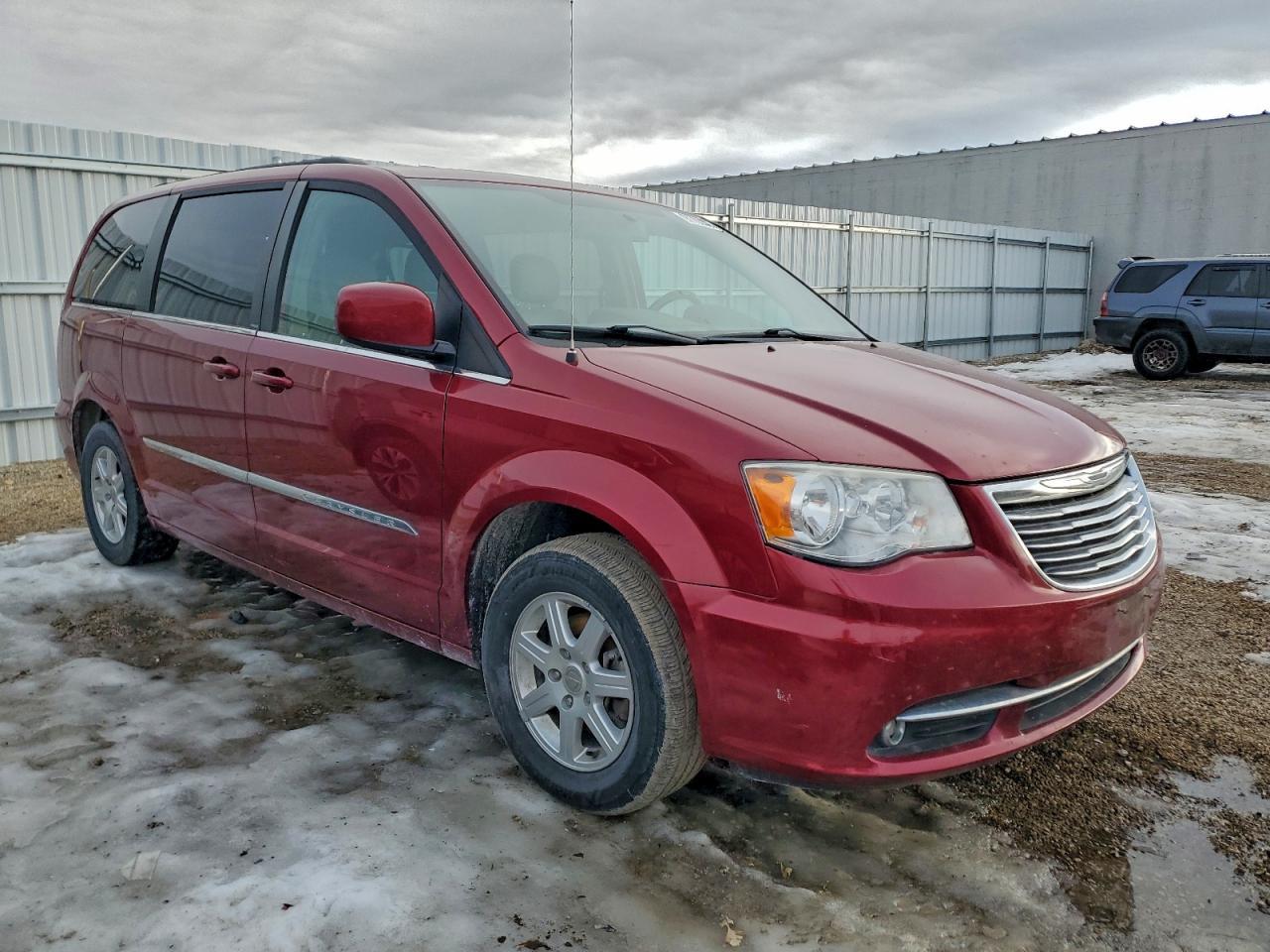 2012 Chrysler Town & Country Touring - Фото 4