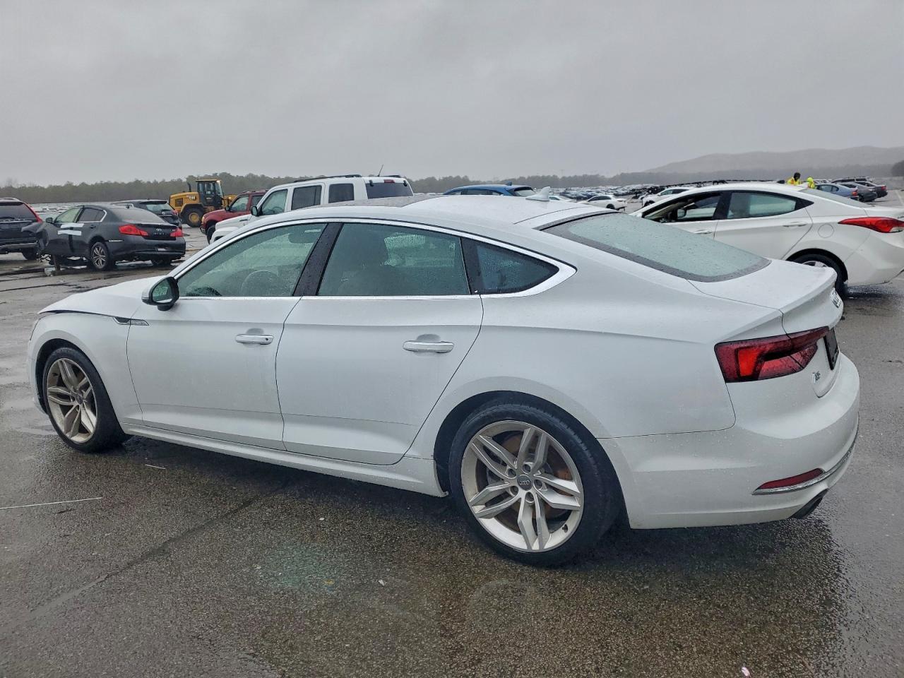 2019 Audi A5 Premium - Фото 2