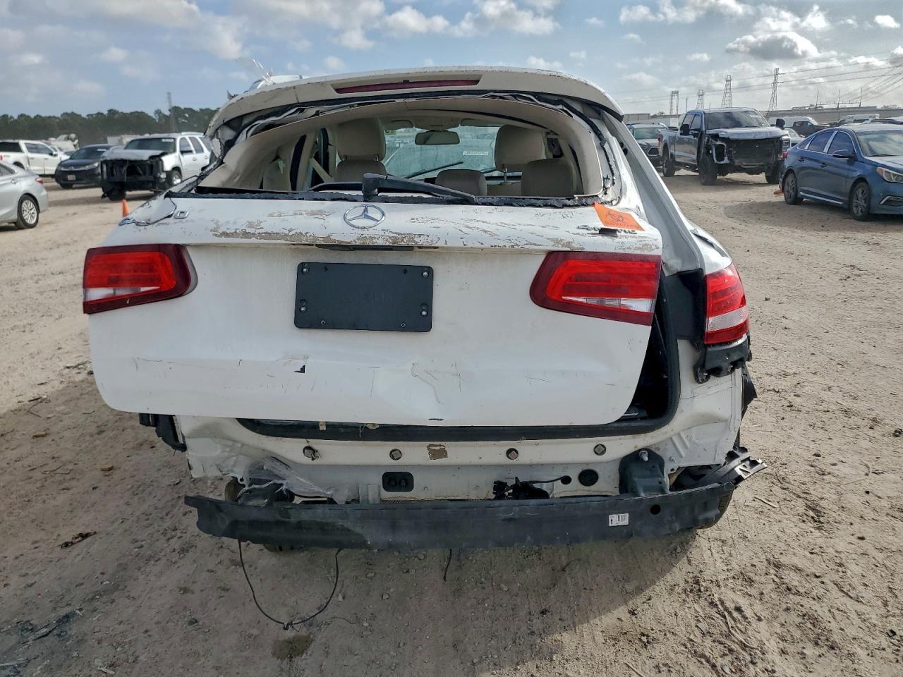 2017 Mercedes-Benz Glc 300 4Matic - Image 6