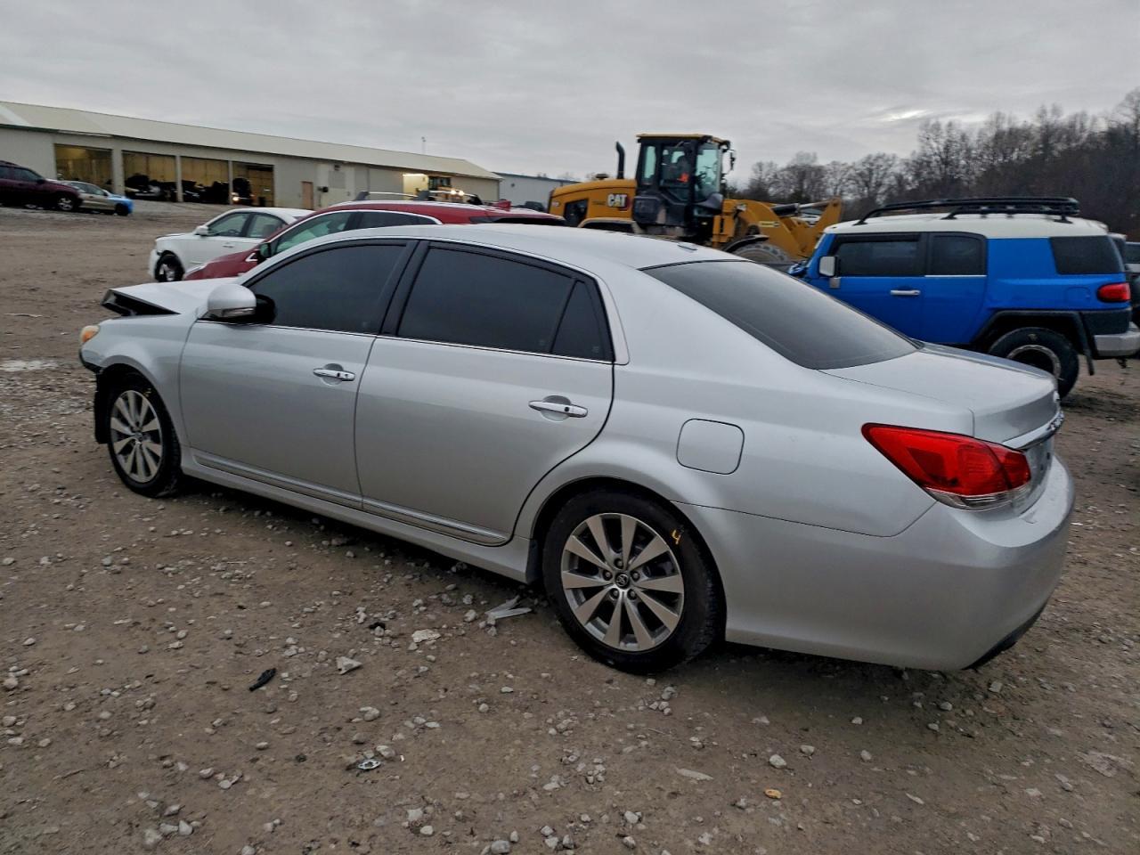2012 Toyota Avalon Base - Image 2
