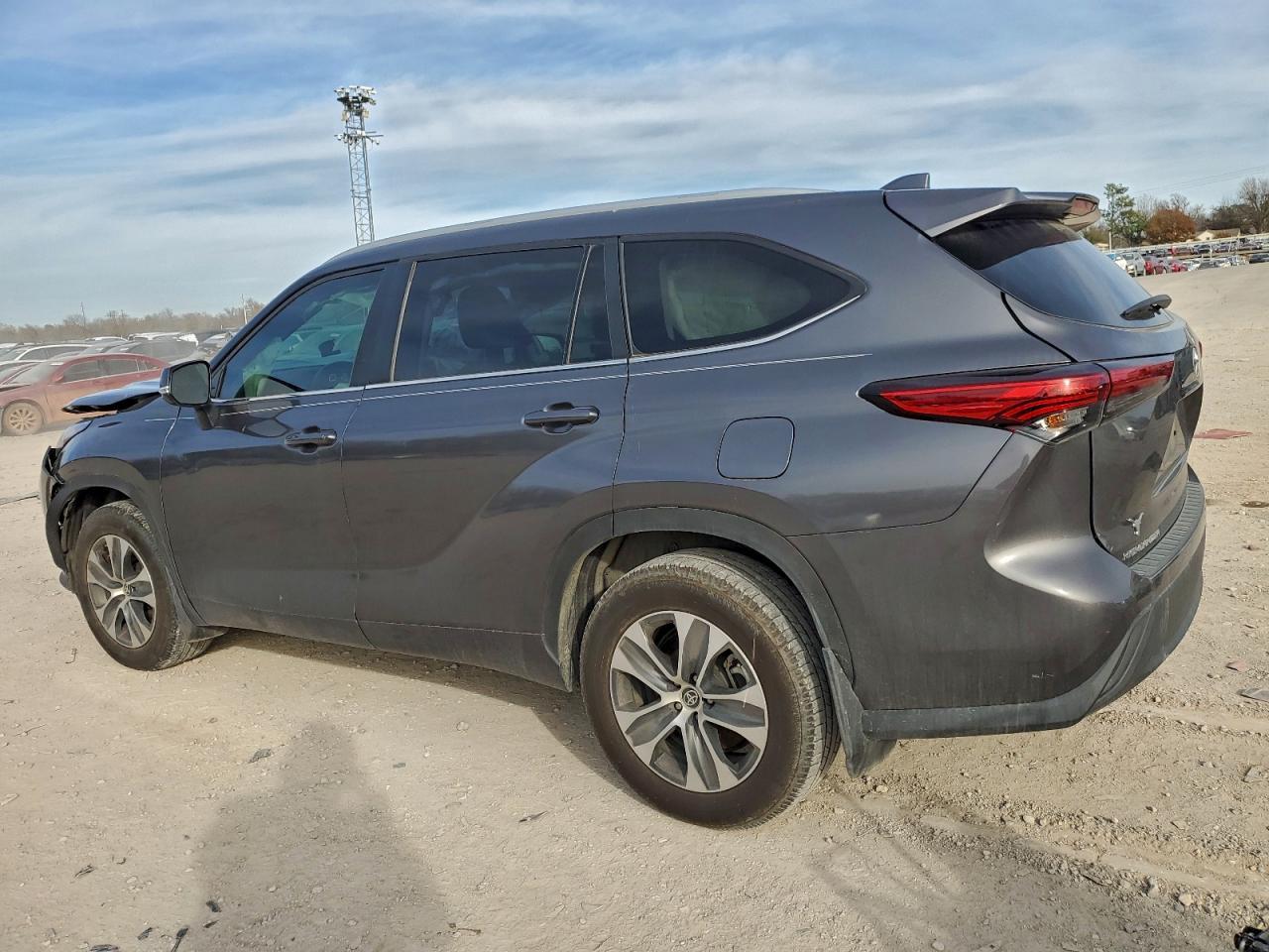 2023 Toyota Highlander L - Фото 2