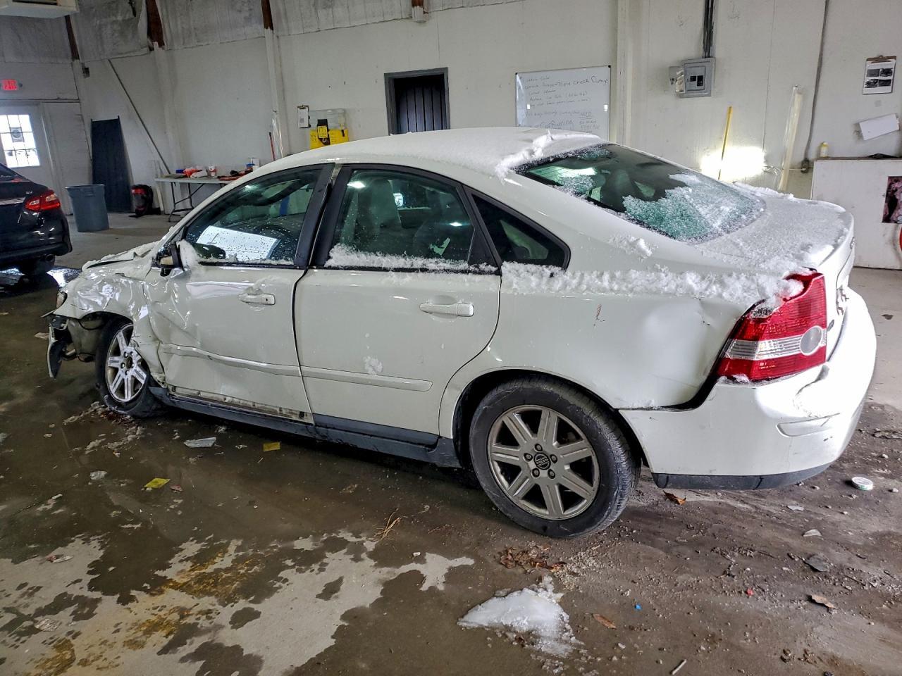 2006 Volvo S40 2.4I - Фото 2