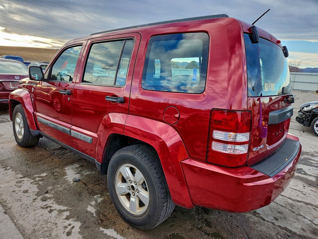 2012 Jeep Liberty Sport - Фото 2