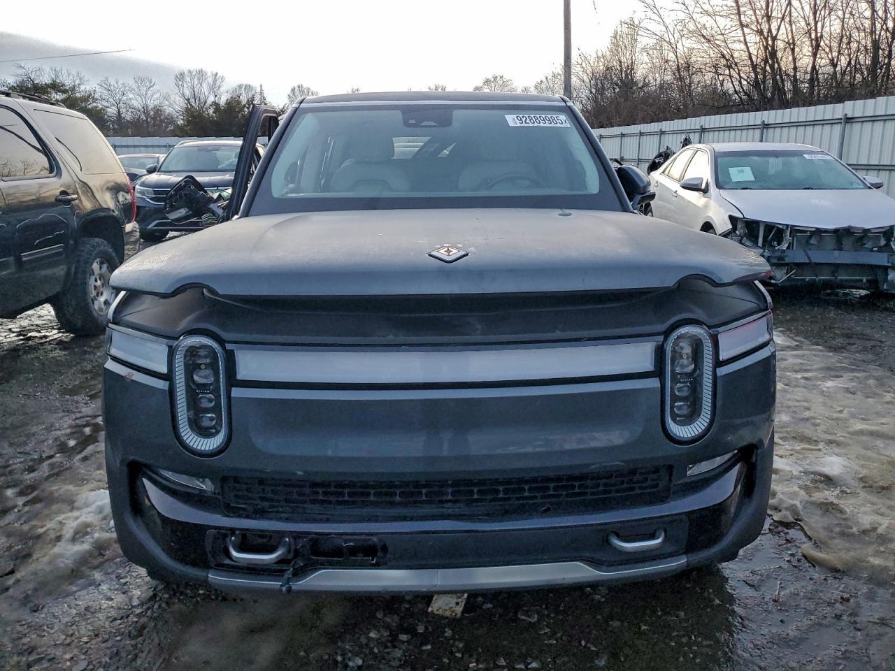 2023 Rivian R1S Adventure - Фото 5