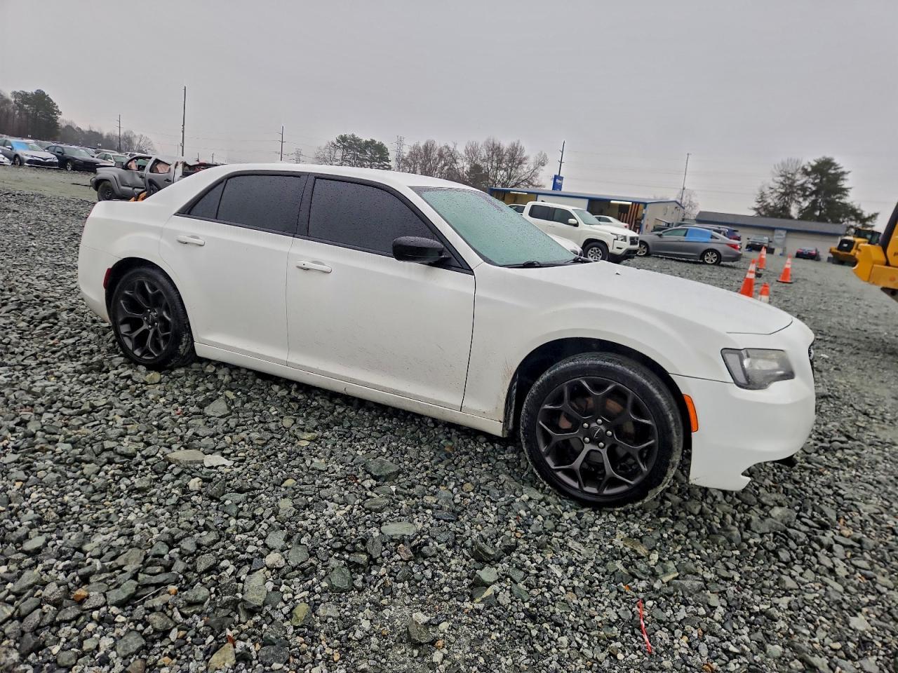 2019 Chrysler 300 Touring - Image 4