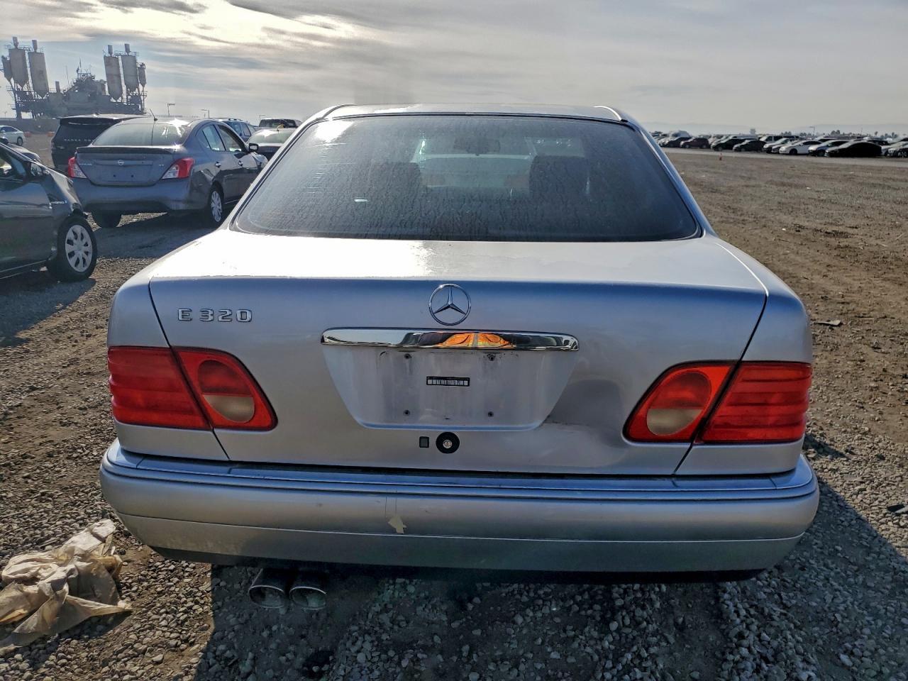 1997 Mercedes-Benz E 320 - Image 6
