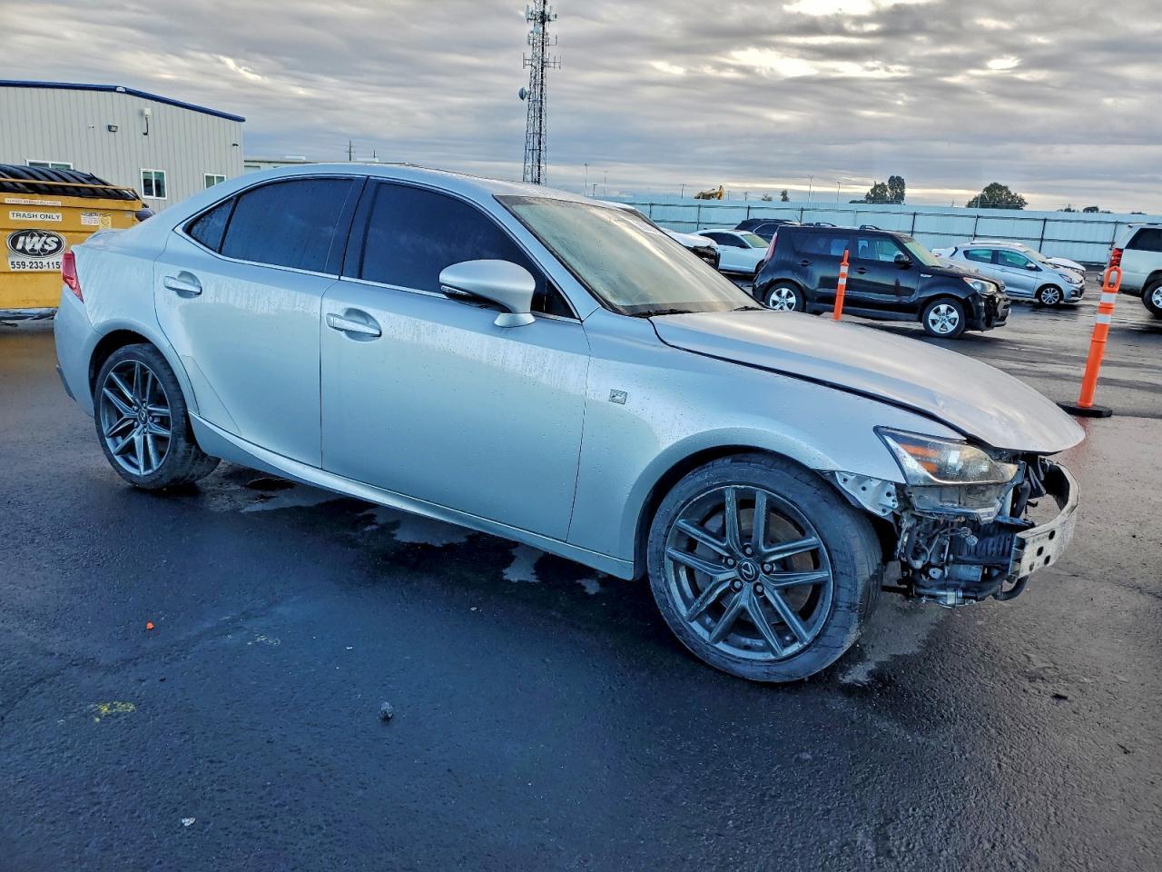 2016 Lexus Is 200T - Фото 4