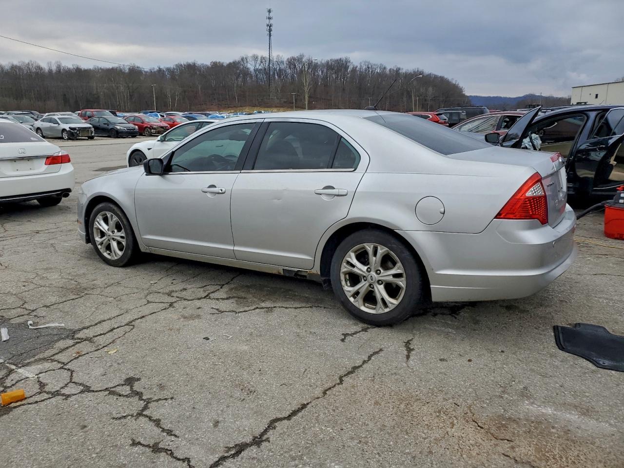 2012 Ford Fusion Se - Фото 2