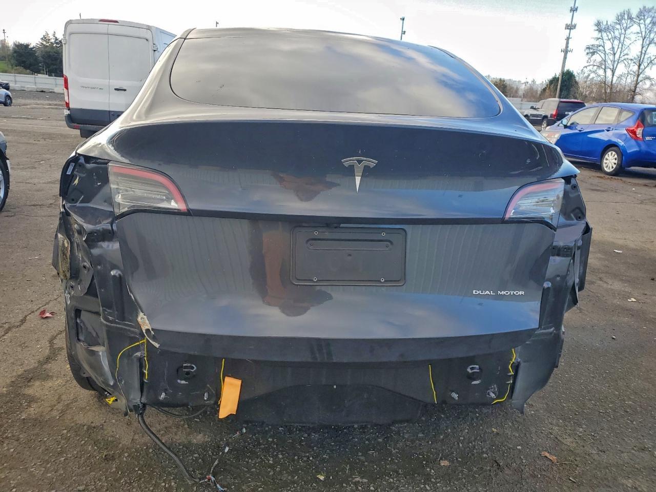 2024 Tesla Model Y - Фото 6