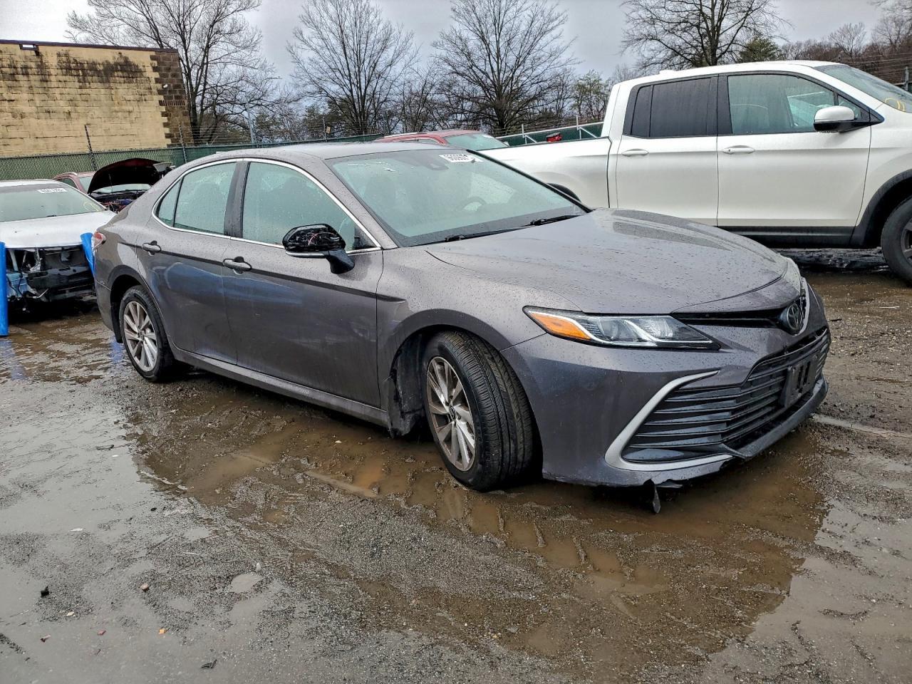 2023 Toyota Camry Le - Фото 4
