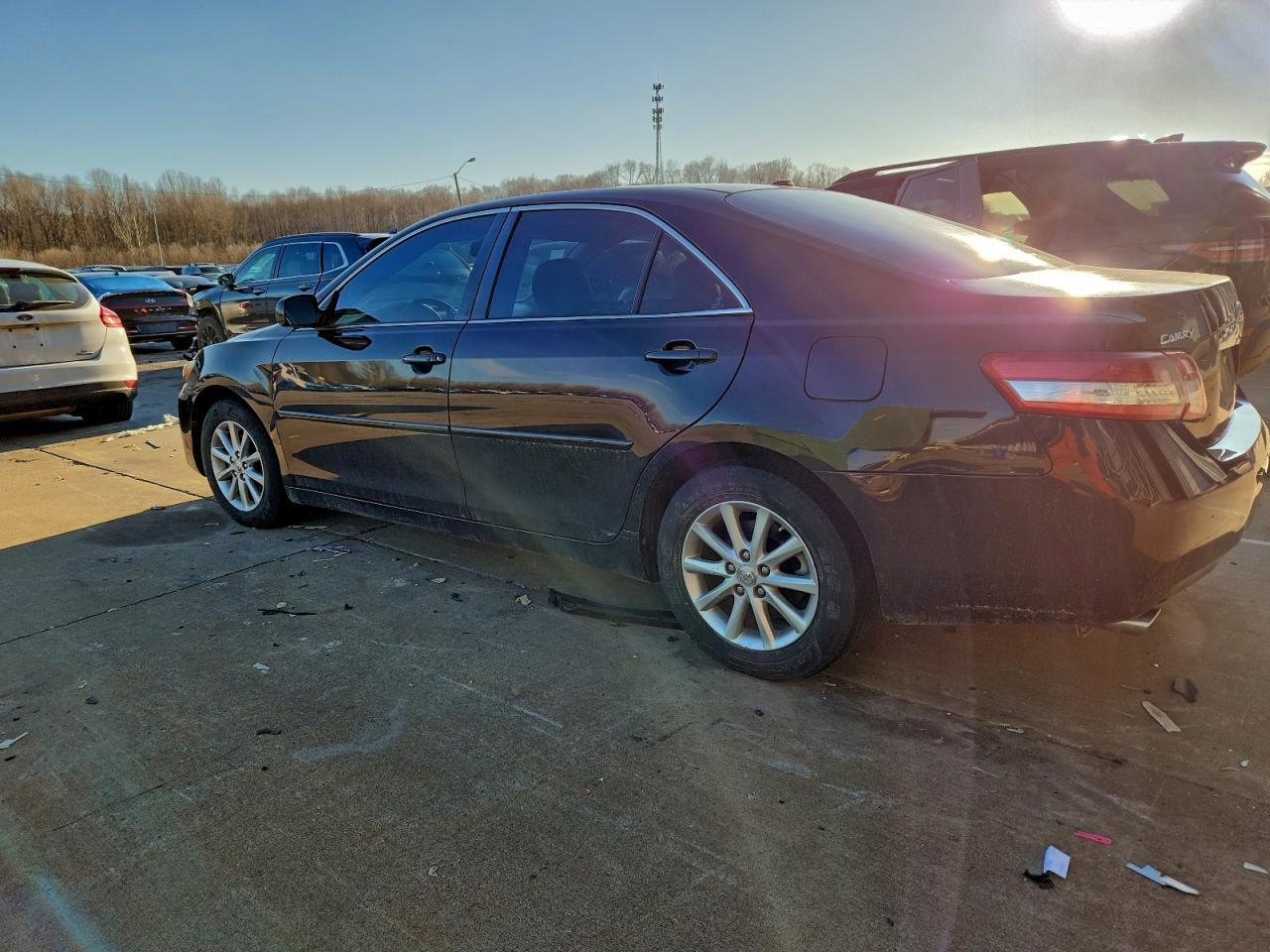 2011 Toyota Camry Se - Image 2