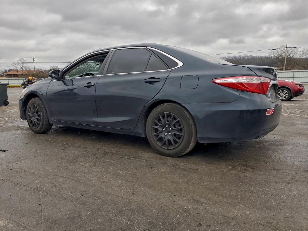 2015 Toyota Camry Le - Image 2