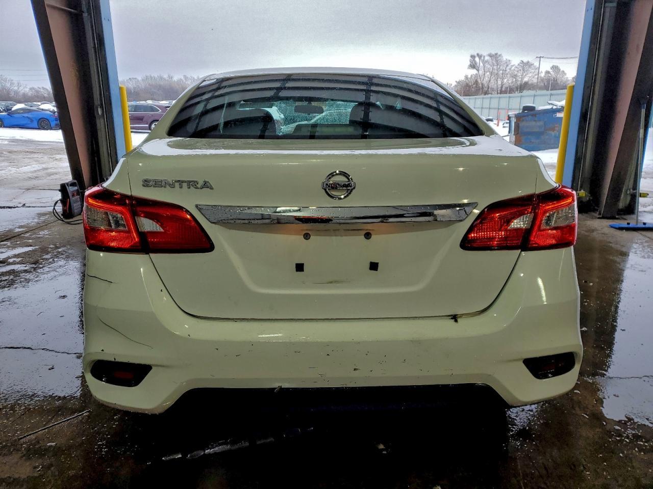 2017 Nissan Sentra S - Фото 6