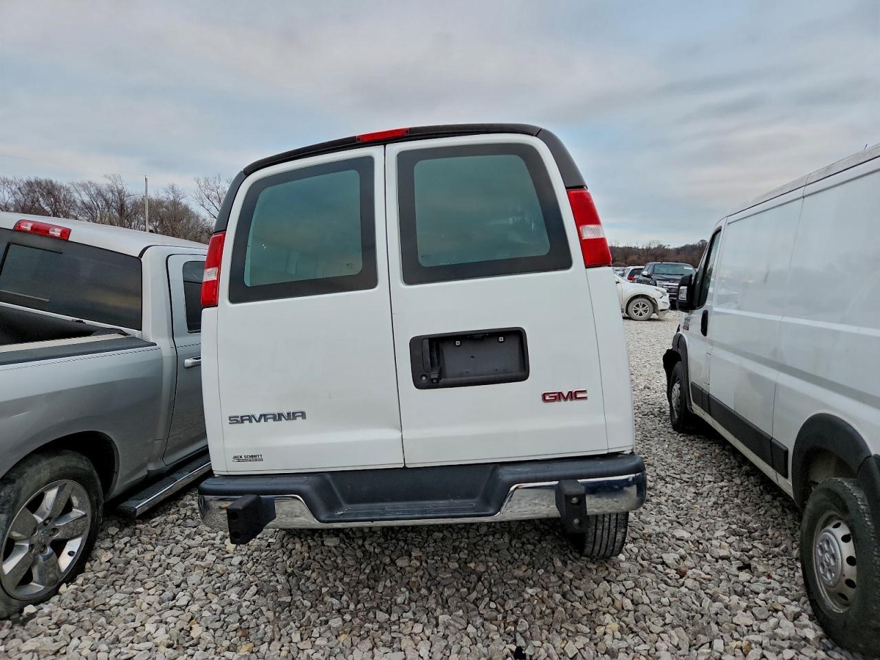 2020 GMC Savana G2500 - Image 6