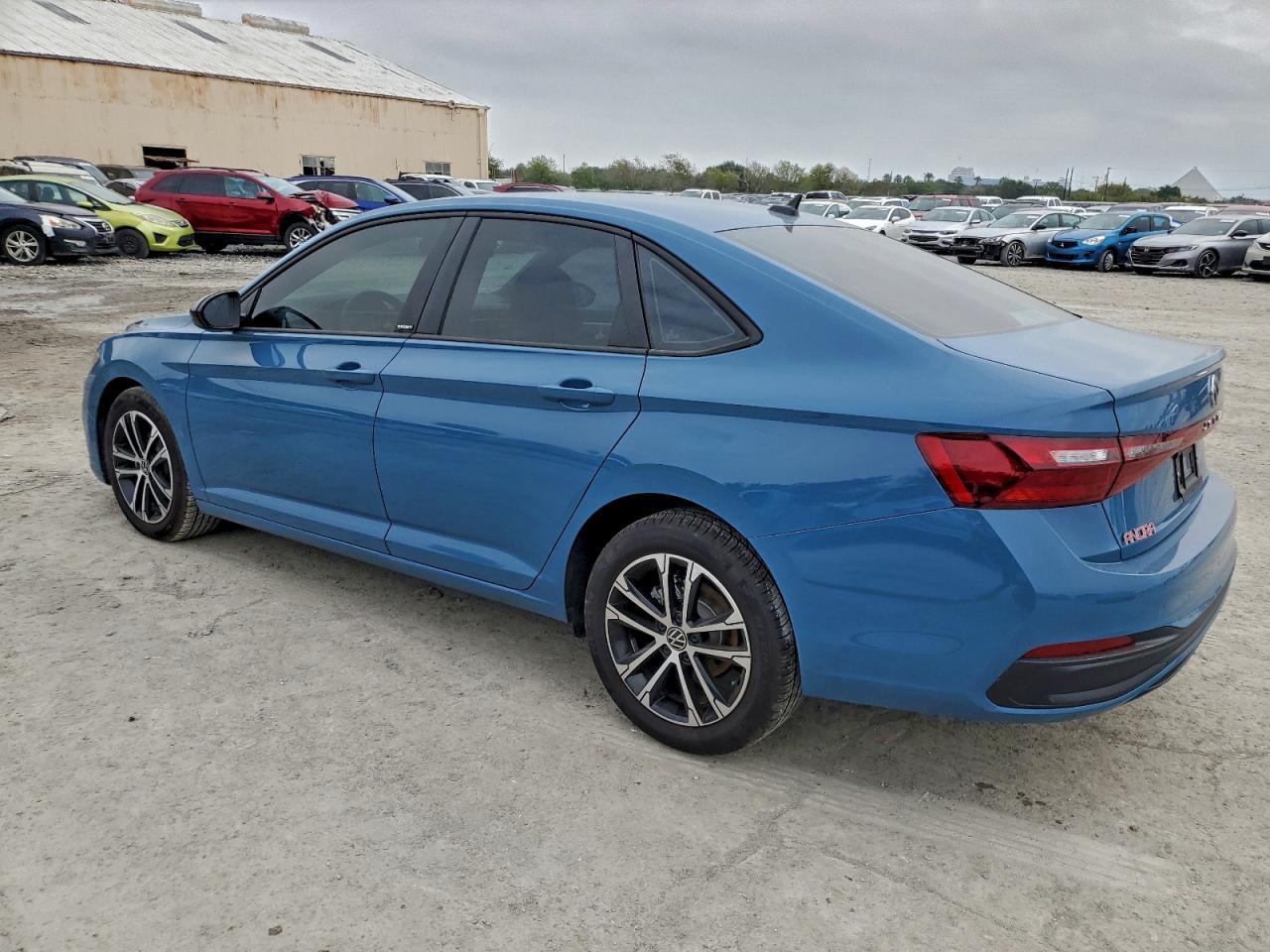 2025 Volkswagen Jetta - Фото 2