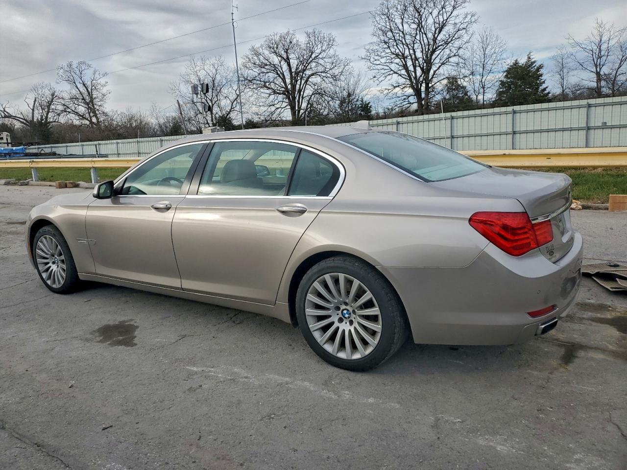 2009 BMW 750 Li - Фото 2