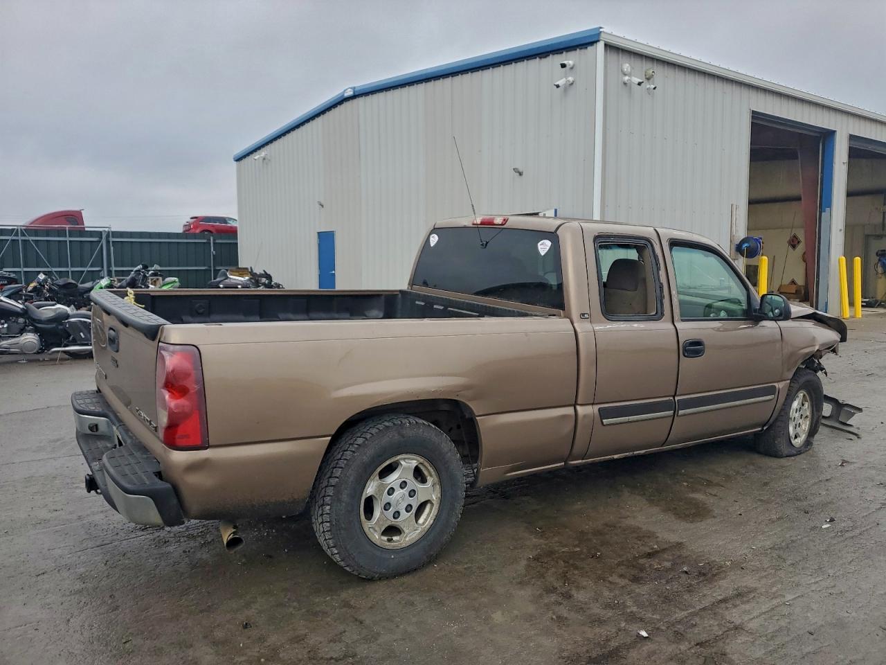 2003 Chevrolet Silverado C1500 - Фото 3