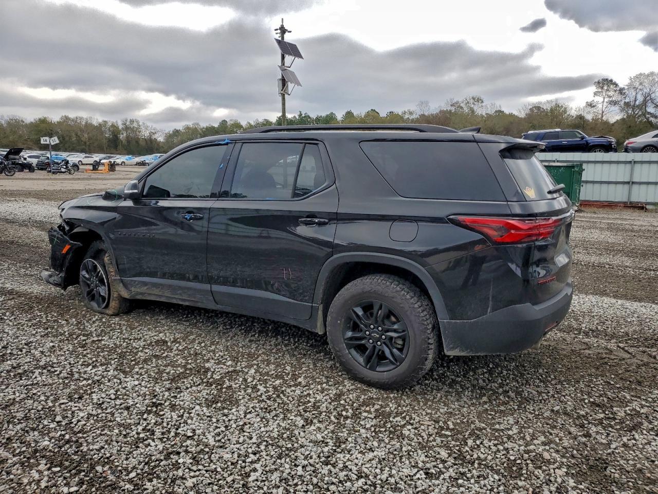 2022 Chevrolet Traverse Lt - Image 2