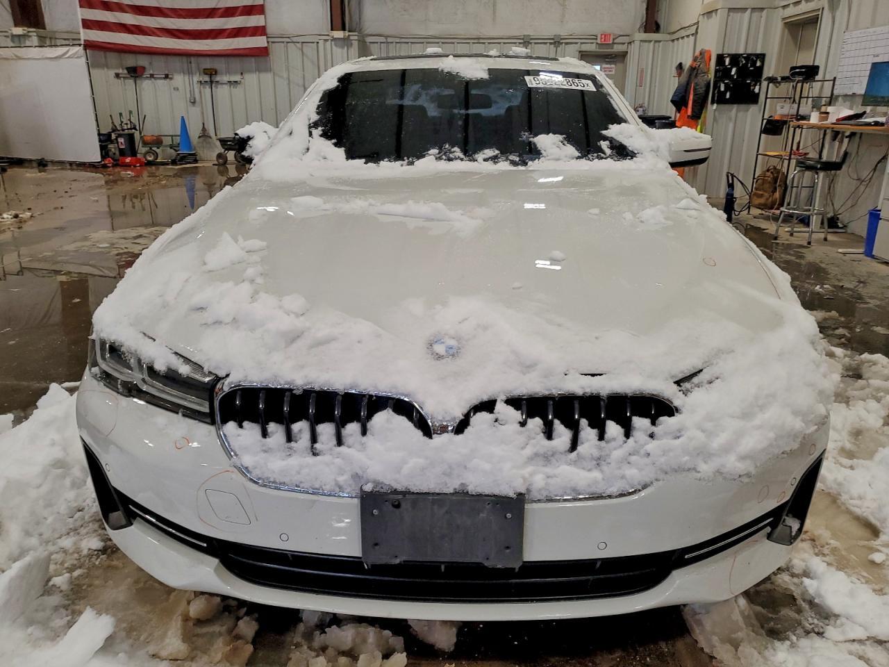 2021 BMW 530 Xi - Image 5