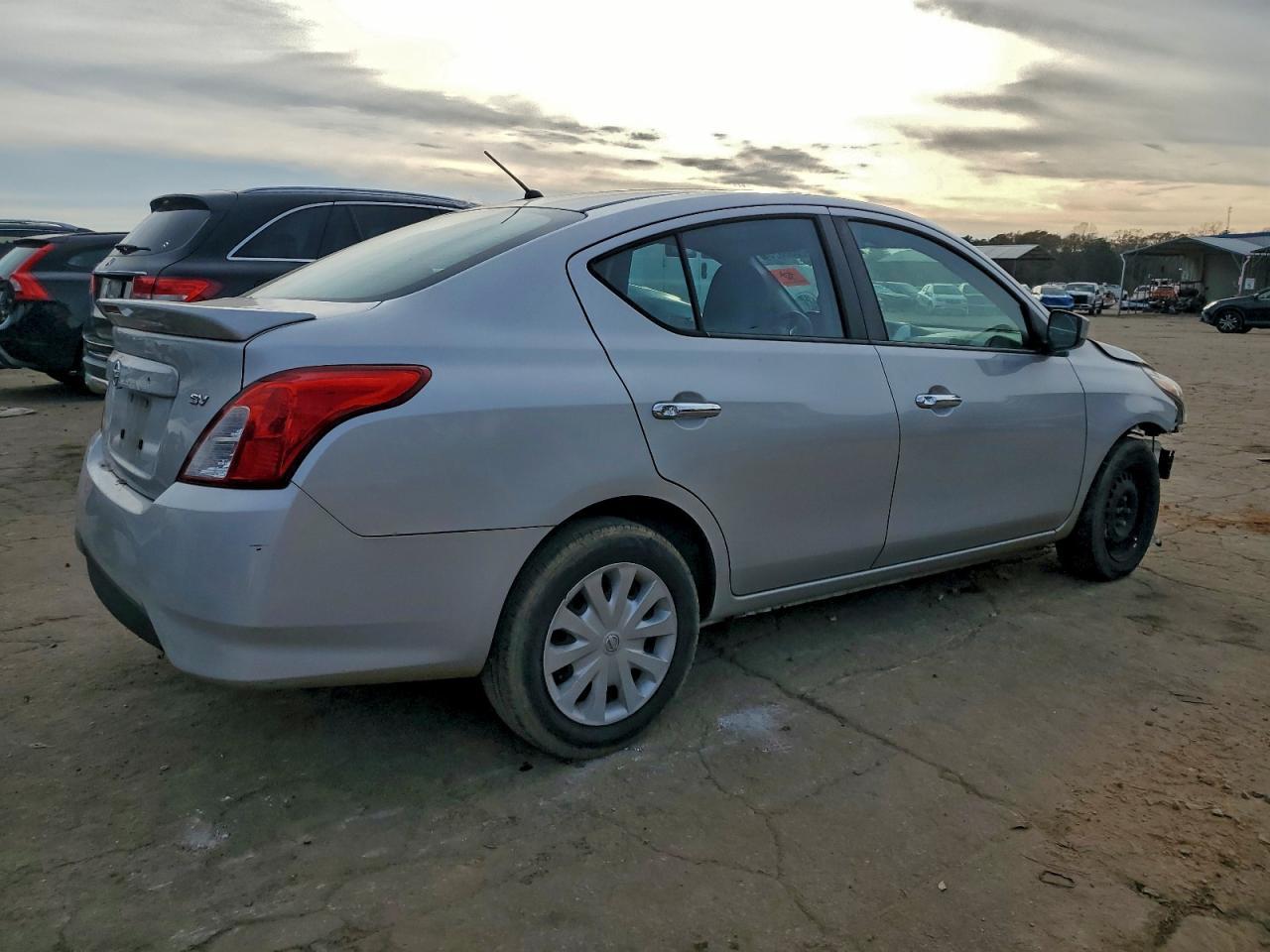 2017 Nissan Versa 1.6 Sv - Фото 3