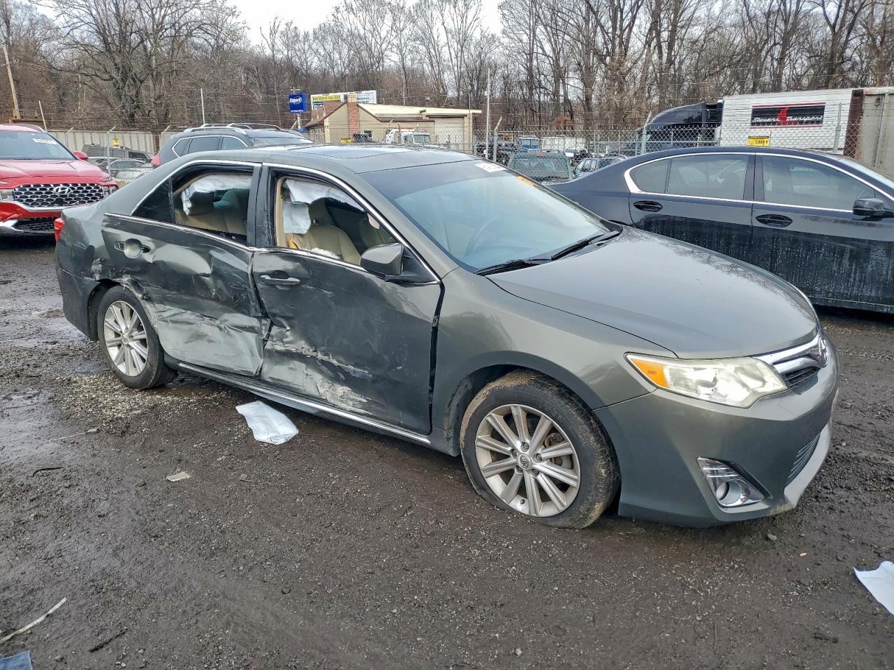 2012 Toyota Camry Xle V6 - Image 4