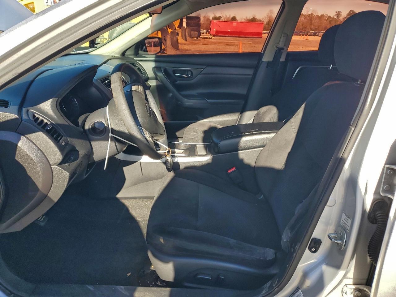 2015 Nissan Altima 2.5 - Image 7