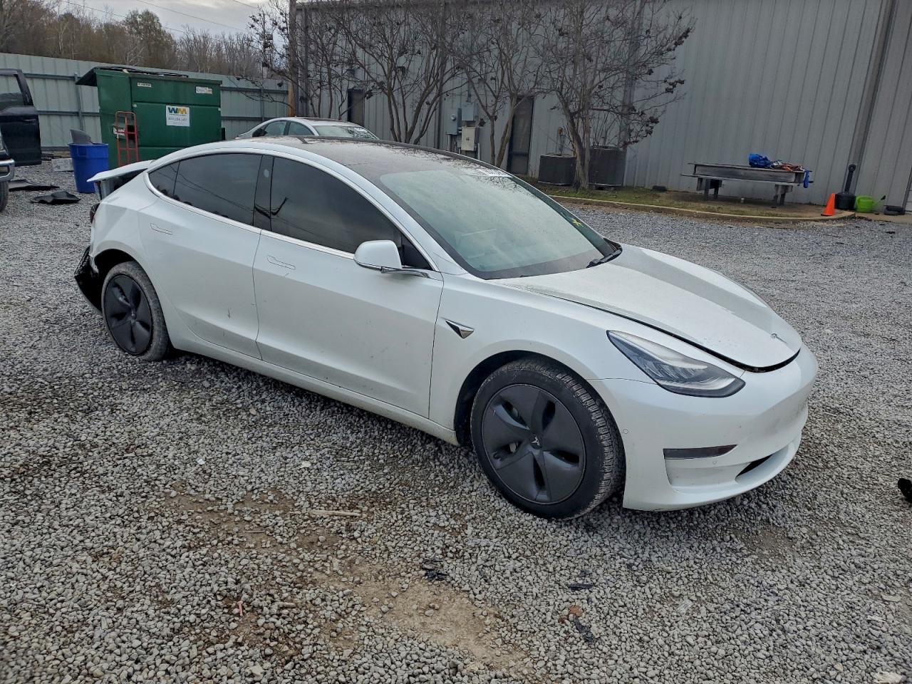 2020 Tesla Model 3 - Фото 4