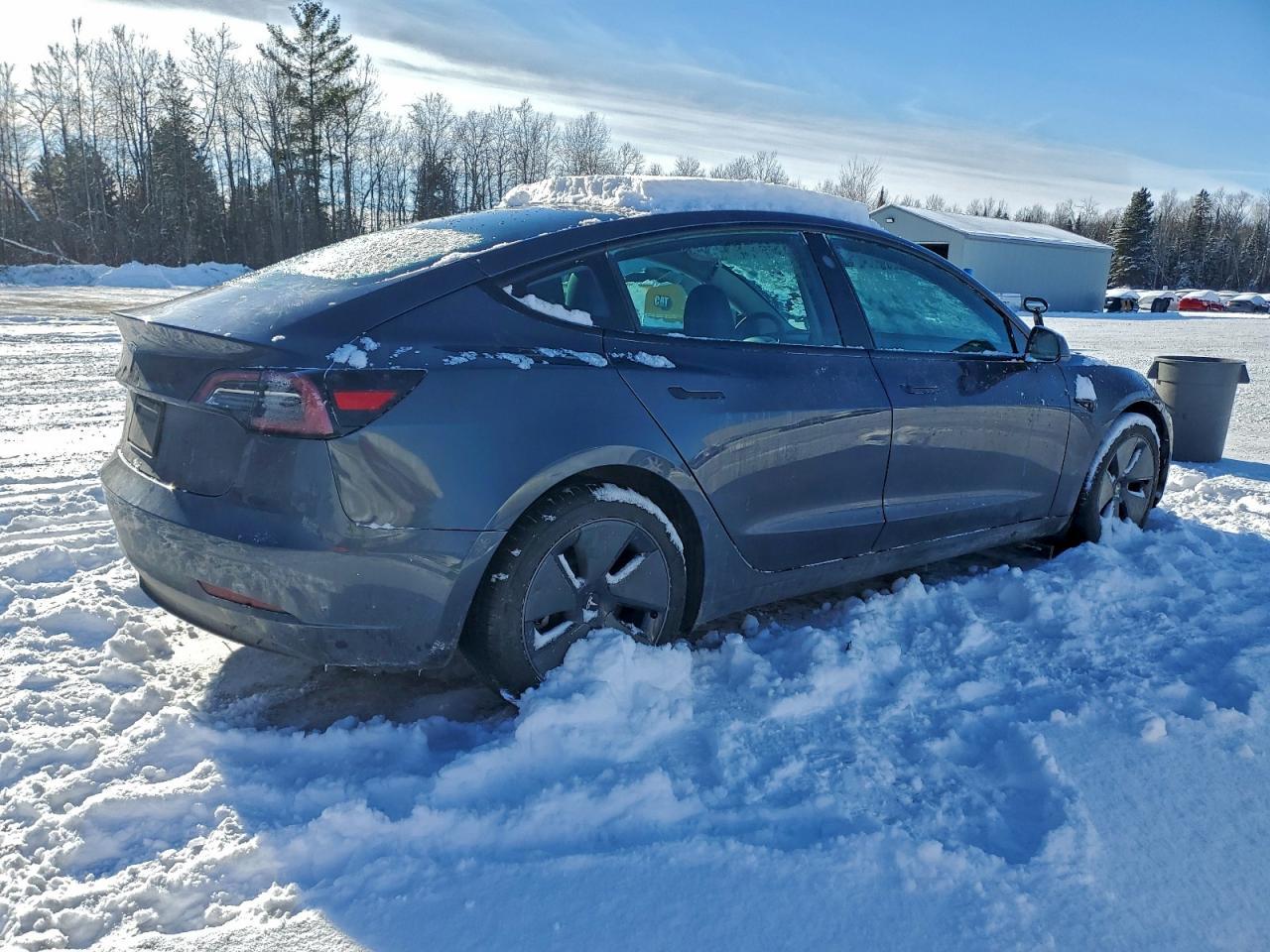 2023 Tesla Model 3 - Фото 3
