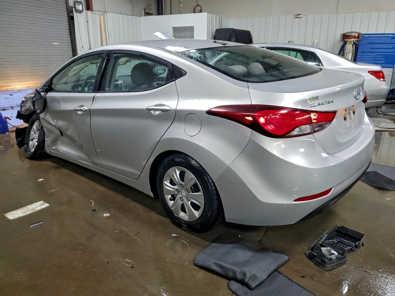 2016 Hyundai Elantra Se - Фото 2