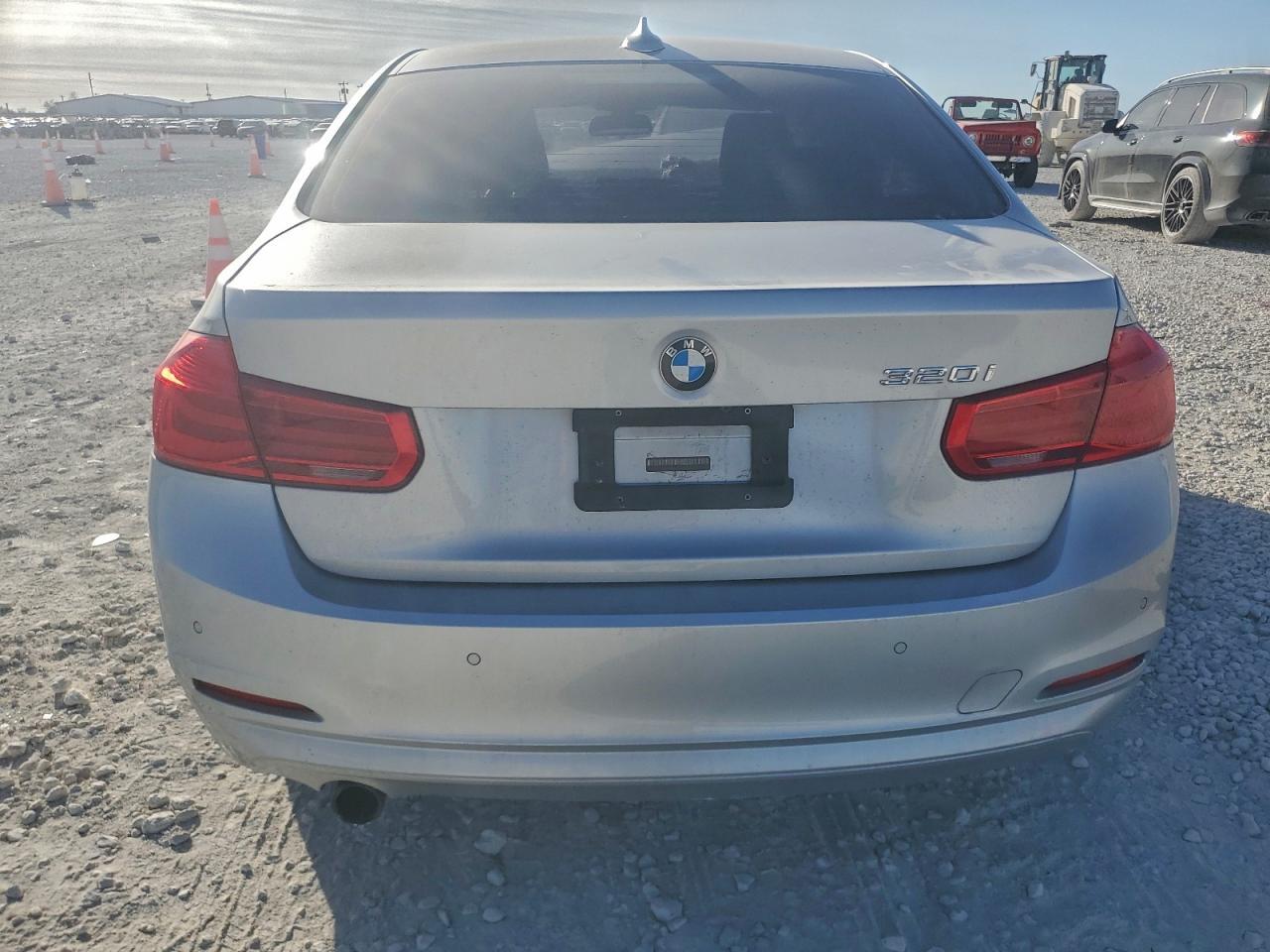 2017 BMW 320 I - Image 6