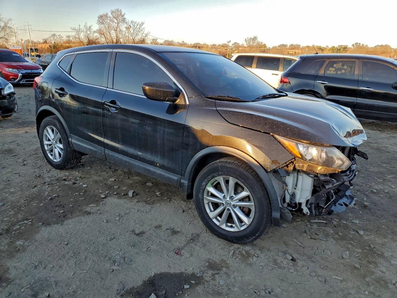2017 Nissan Rogue Sport S - Image 4