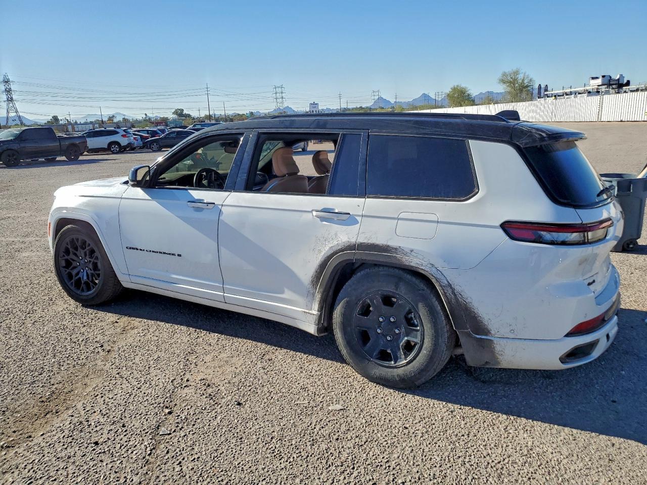 2025 Jeep Grand Cherokee L Summit - Image 2