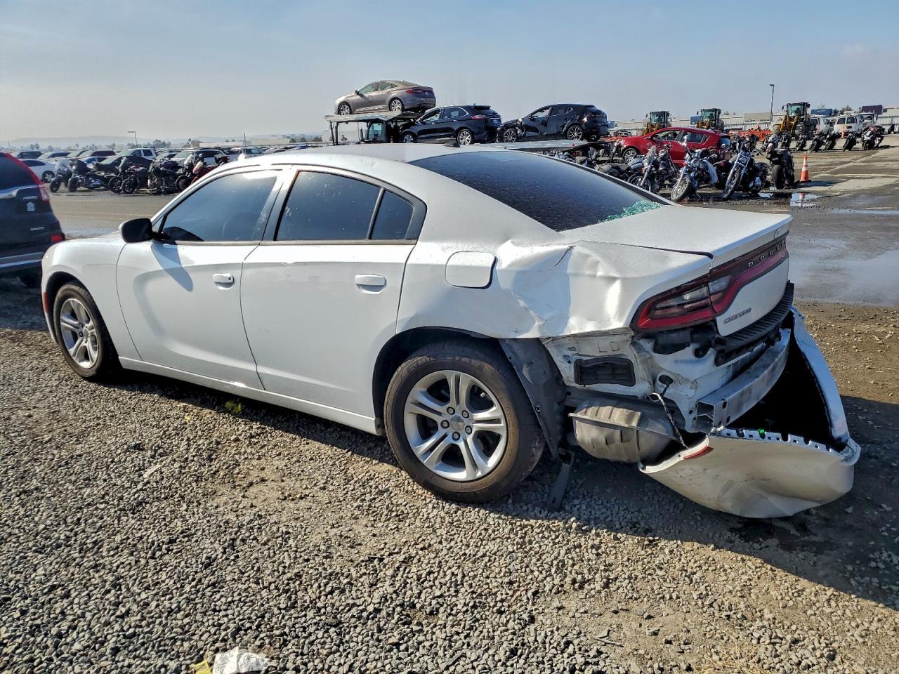 2020 Dodge Charger Sxt - Фото 2