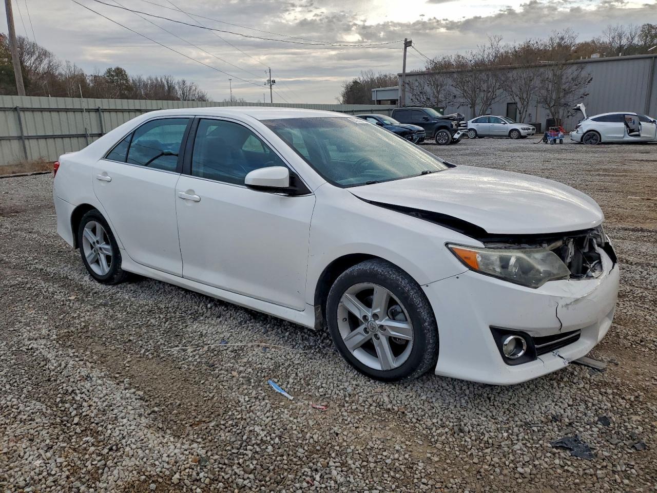 2014 Toyota Camry L - Image 4