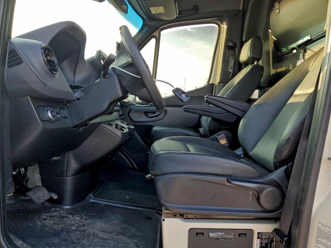 2020 Mercedes Benz Sprinter 2500 Delivery Van - Image 7